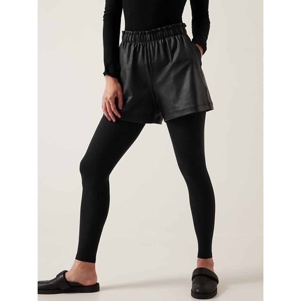 ATHLETA NWT Black Metallic Shimmer Gleam Short Workout Athlesuire Preppy Yoga
